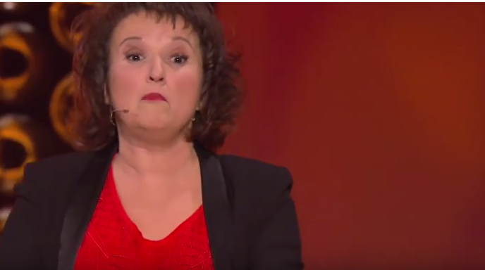 Anne Roumanoff donne son avis sur la banque post thumbnail image